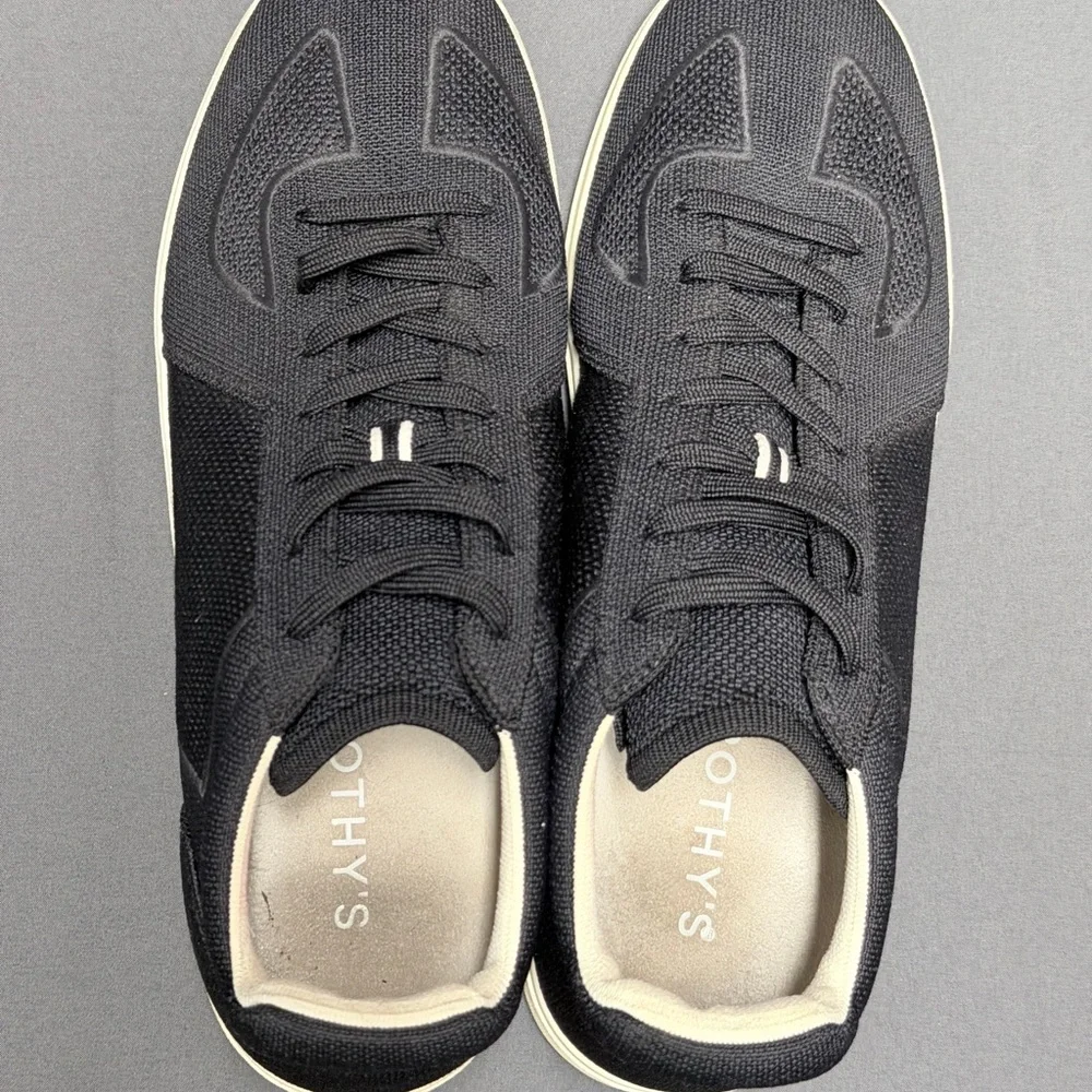Like New! Rothy’s the RS01 Sneakers (Size: 11)